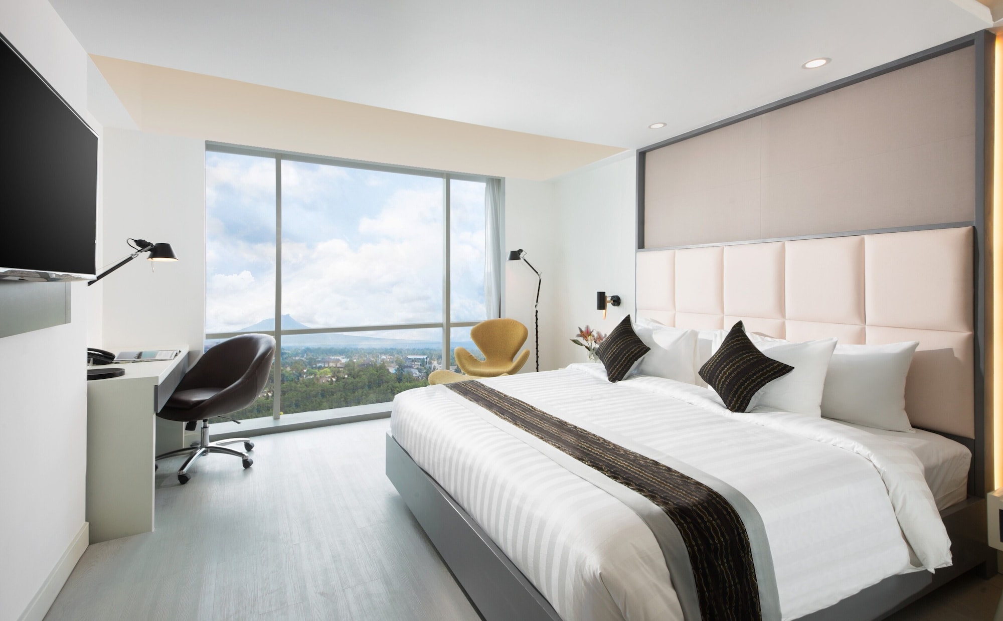 Innside, King Bed, Metropolitan View