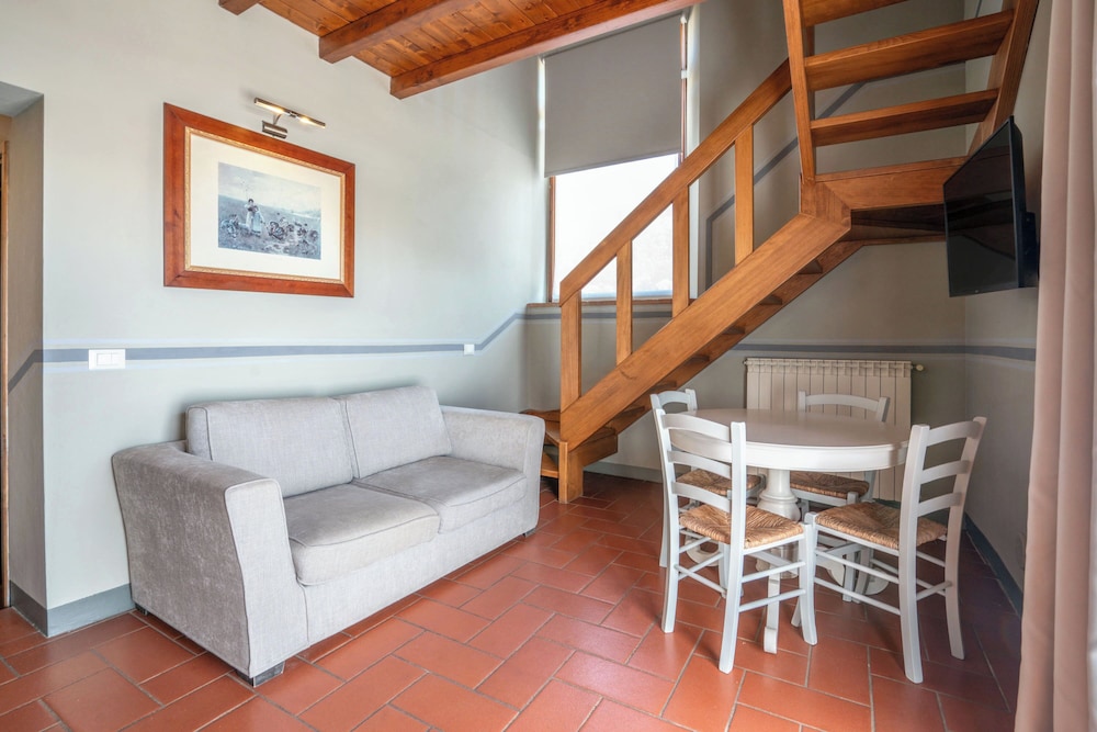 Relais Villa Dell Olmo 54/75