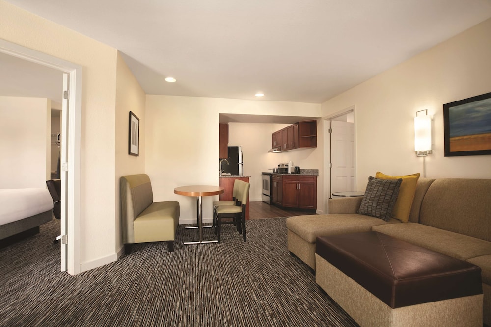 HYATT house Pleasanton 46/61