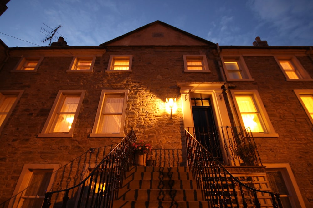 Inglestone House 2/50