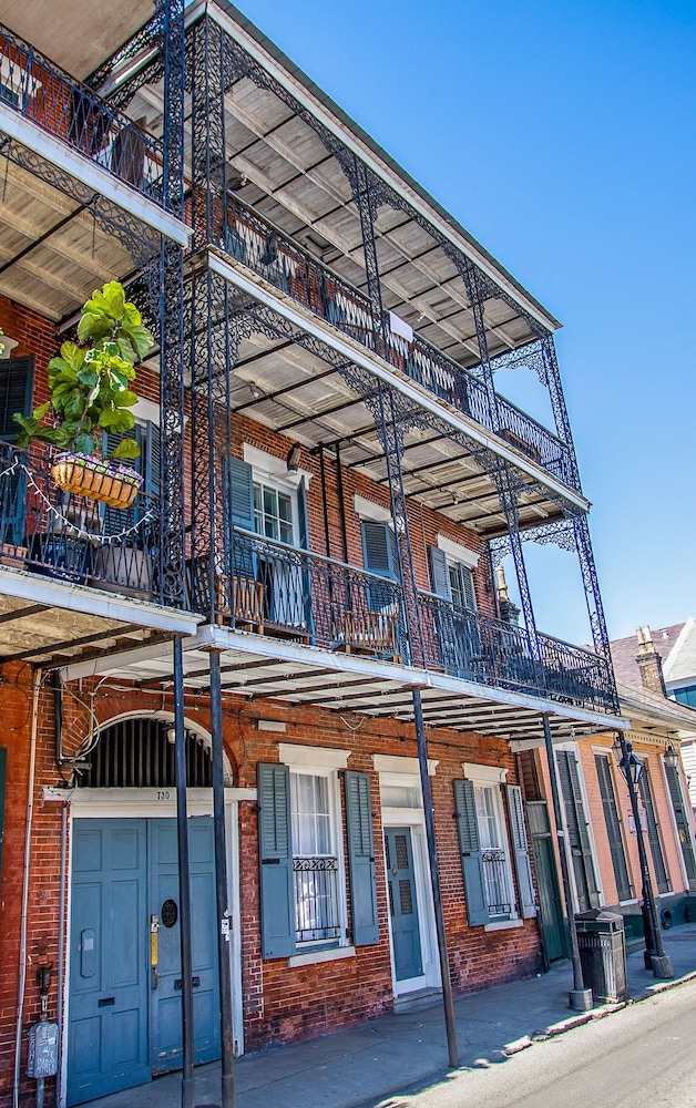 French Quarter Mansion 2/50