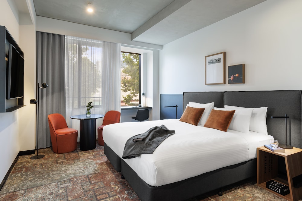 Terrace, Executive, Suite, King Bed