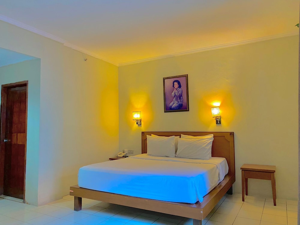 Pia Hotel Cirebon 7/15