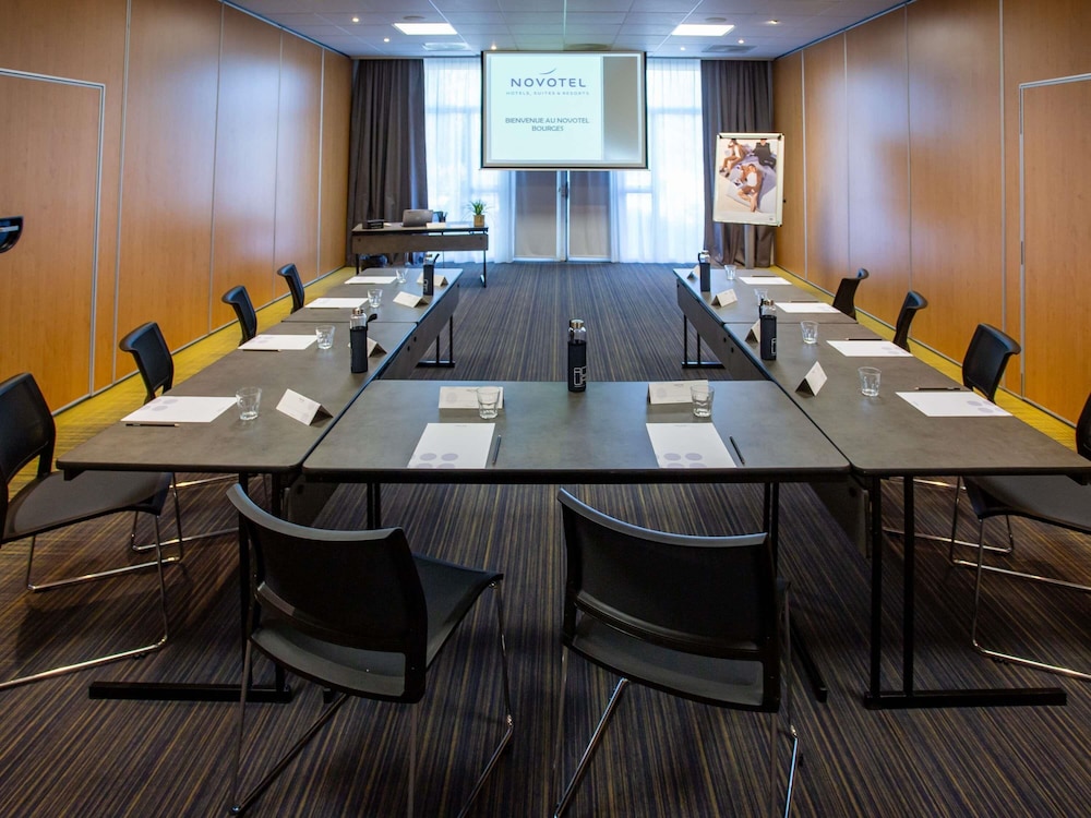 NOVOTEL BOURGES 40/49