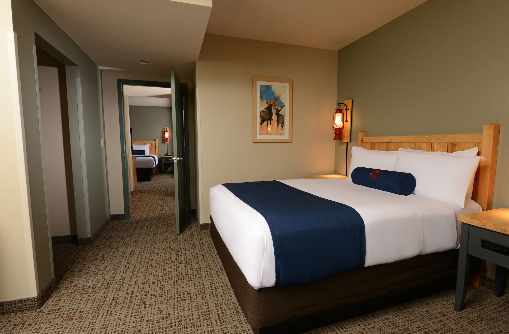 ROYAL WOLF, SUITE, MOUNTAIN VIEW