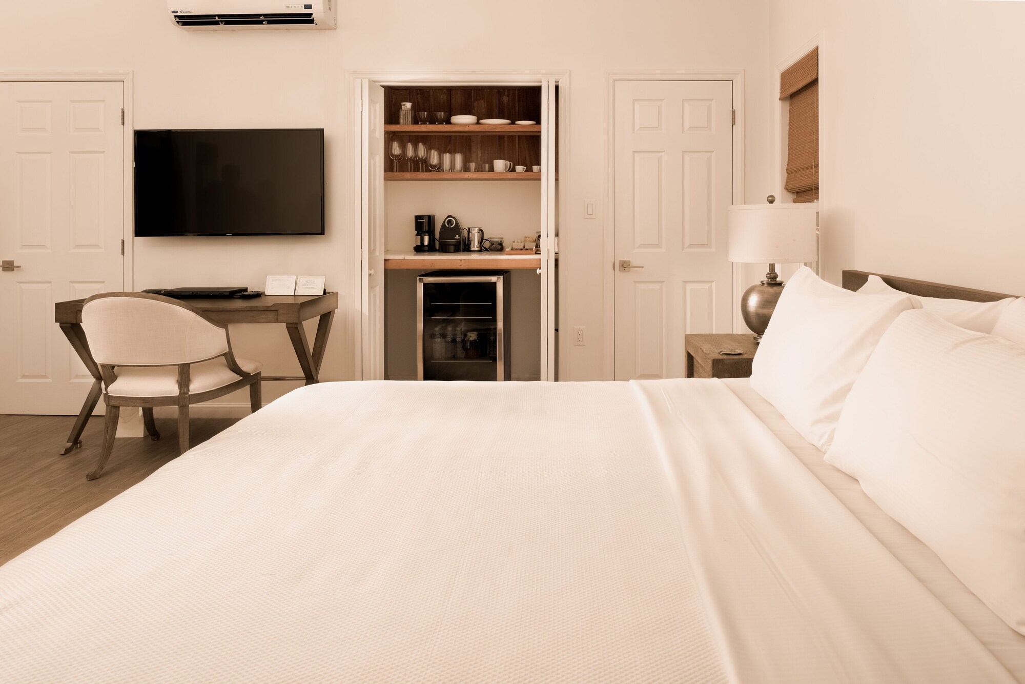 Beach, Club, Studio, King Bed