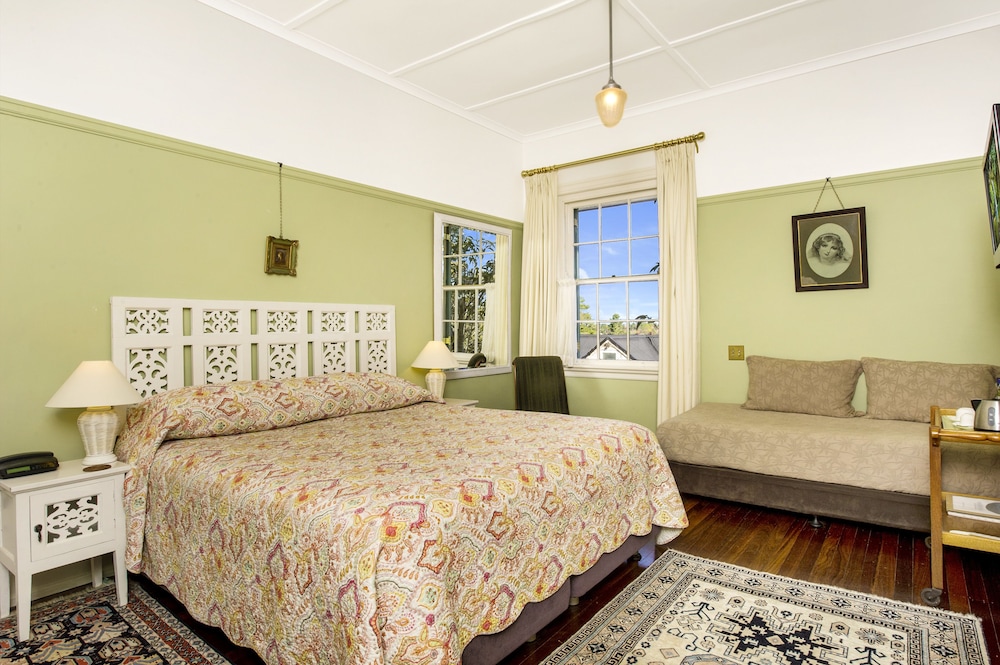 Hay, 1 King and 1 Single Beds