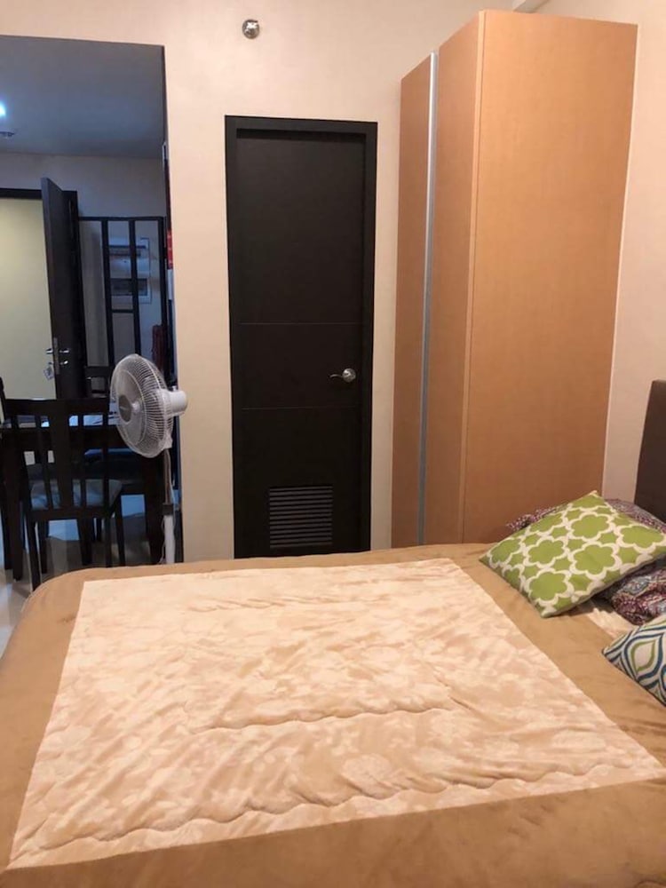 Favila Condotel Unit At 101 Newport Boulevard 8/26