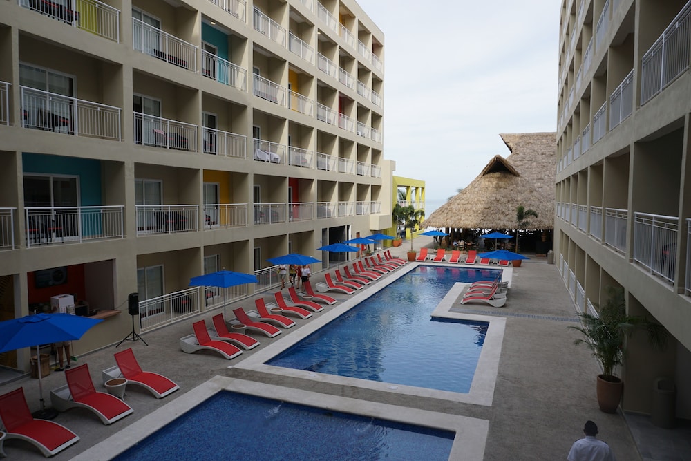 Decameron Isla Coral Guayabitos Ramada All Inclusive Resort 4/48