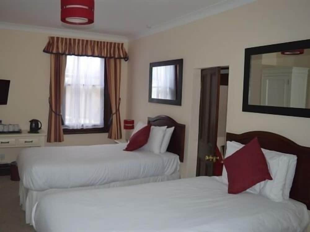 The Pilgrims Hotel 15/50