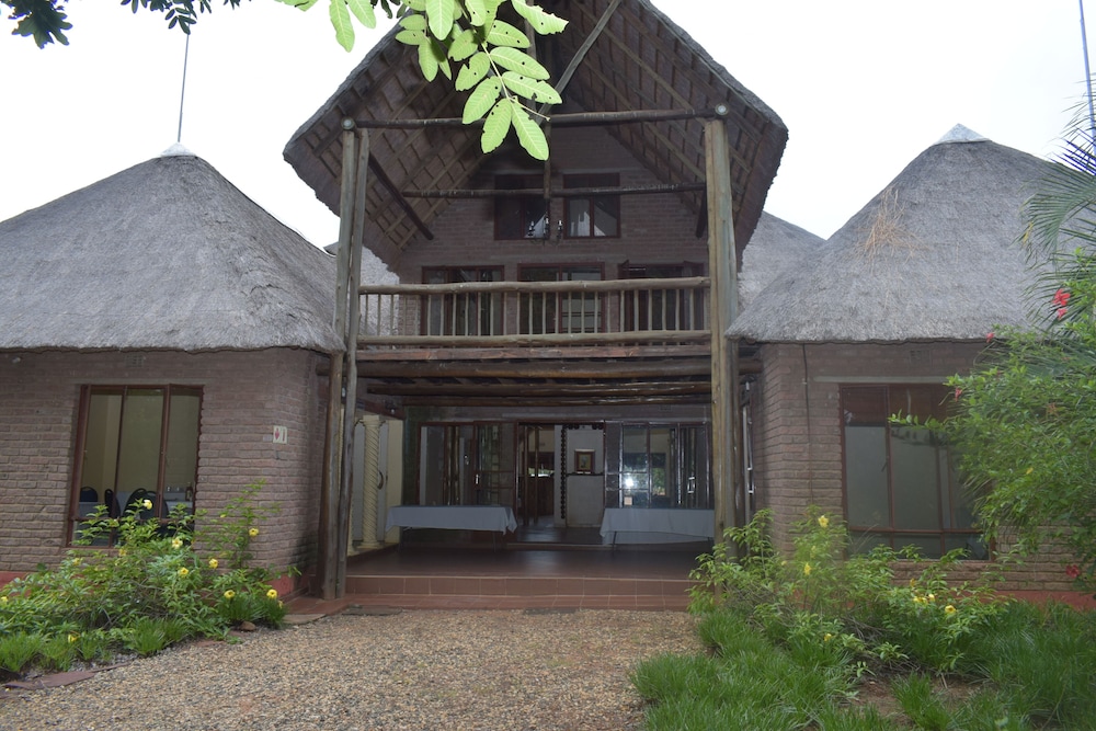 Copacopa Lodge And Conference Centre 6/50