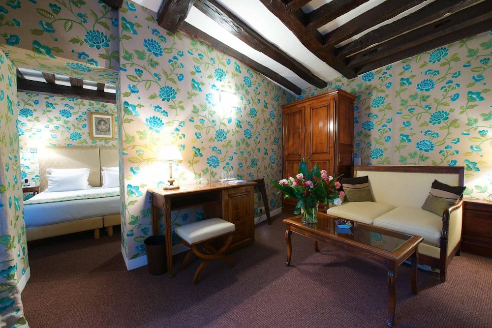 RELAIS HOTEL DU VIEUX PARIS 32/50