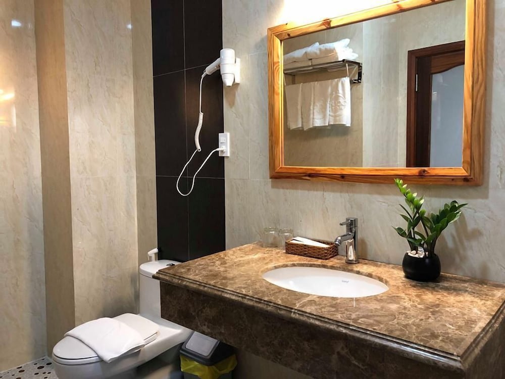 Ngoc Chau Hotel 23/60