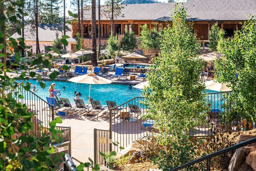 Rush Creek Lodge at Yosemite 19/23