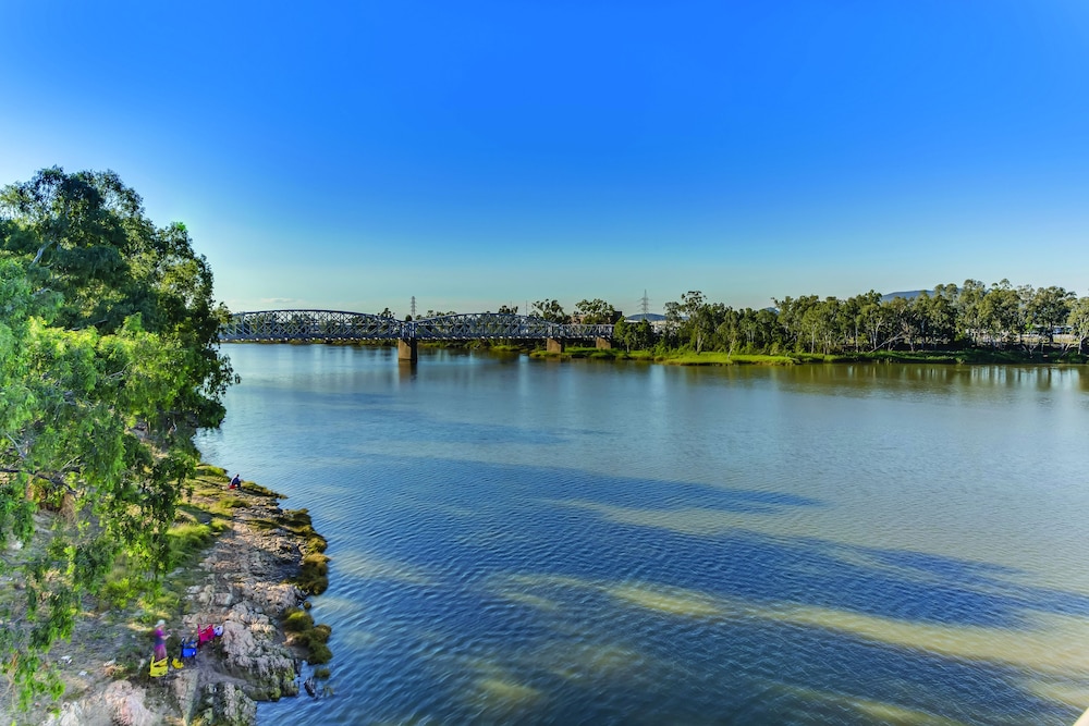Rockhampton Riverside Central 23/47