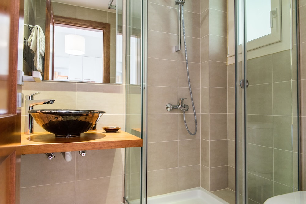 Lemonia Accommodations 49/50