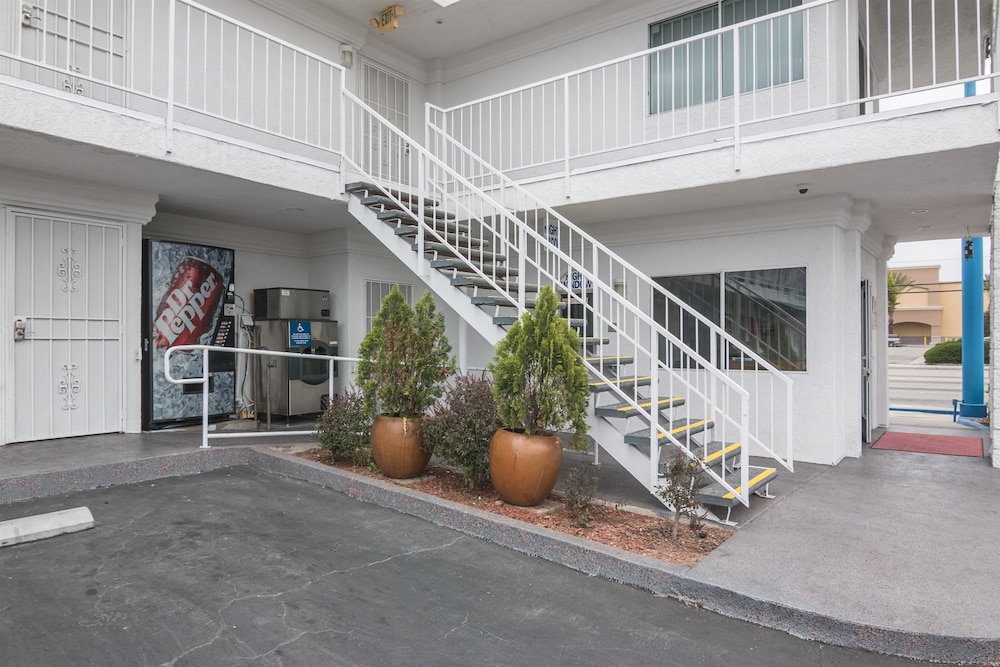 Motel6 Norwalk, CA 37/43