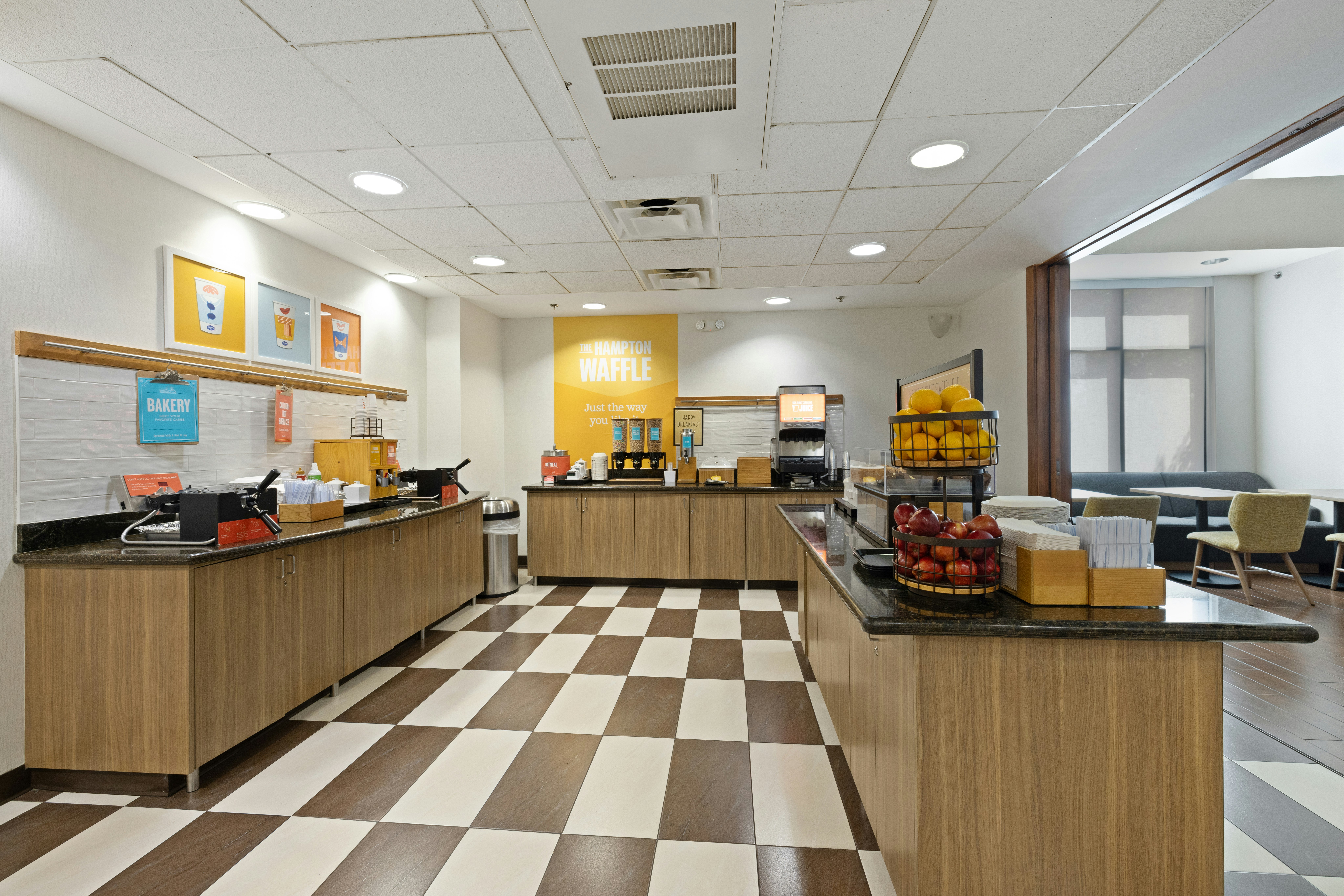 Hampton Inn Suites Madera 6/47