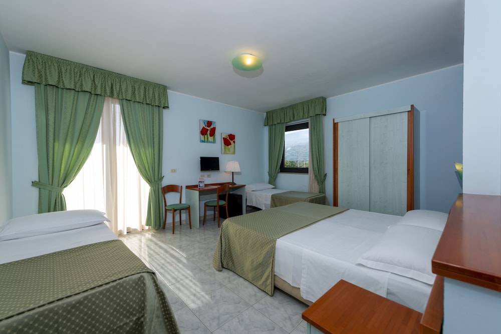 Atlantis Palace Hotel 7/50