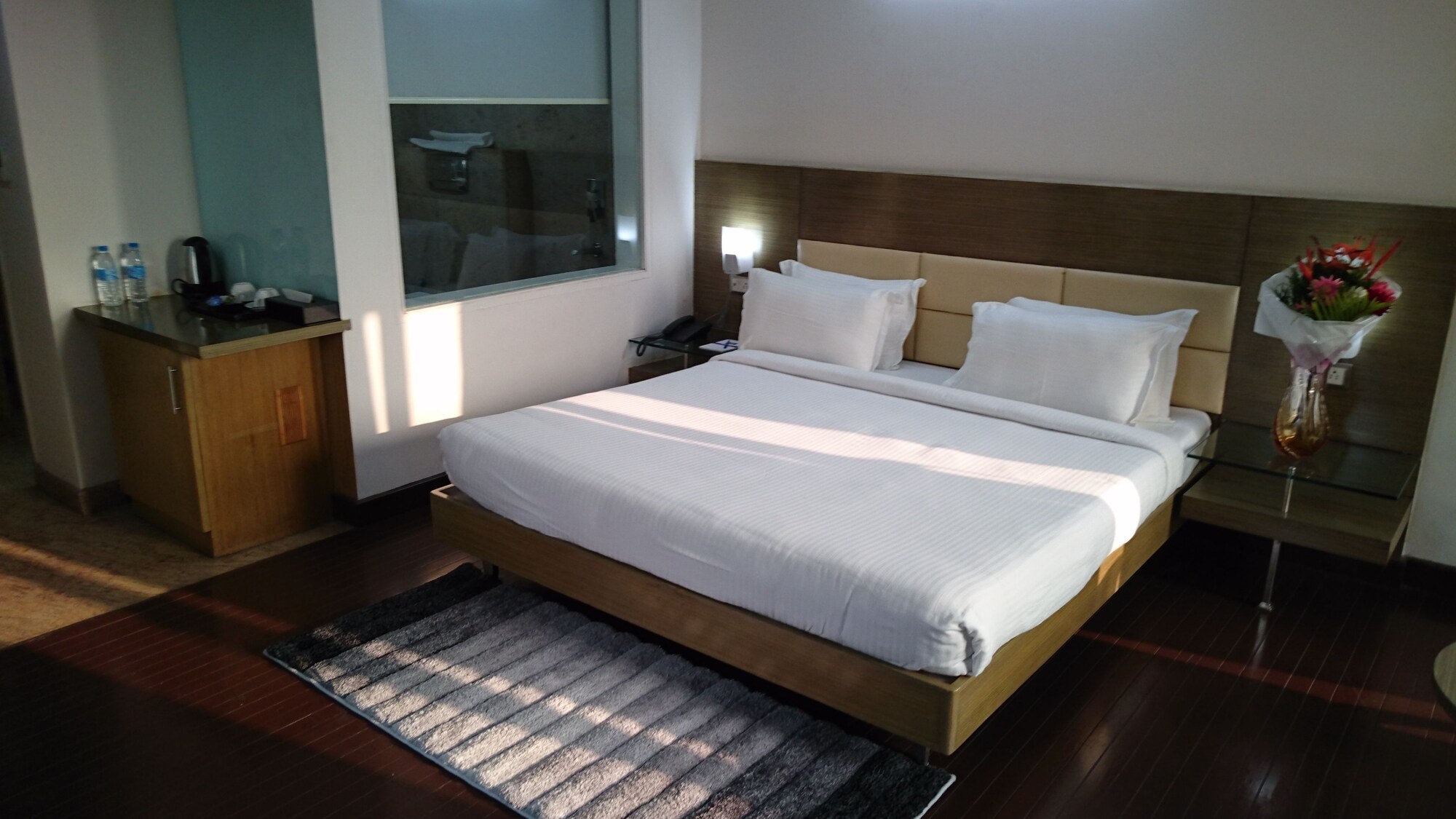 SUPERIOR, SINGLE