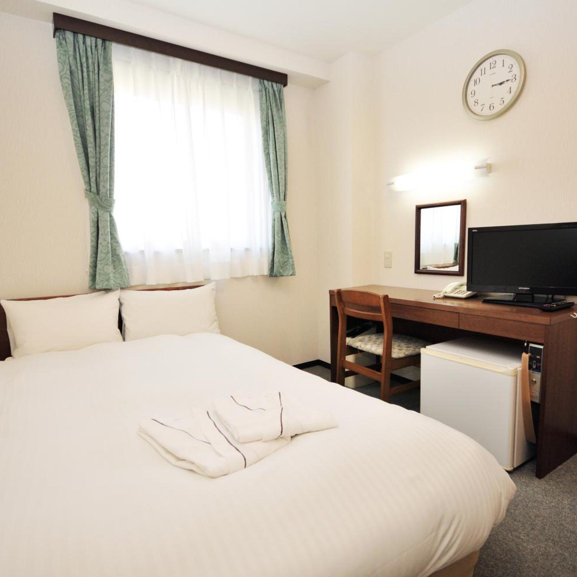 Room, Semi Double Bed