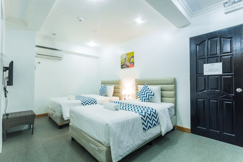 Grand Blue Beach Hotel 17/77