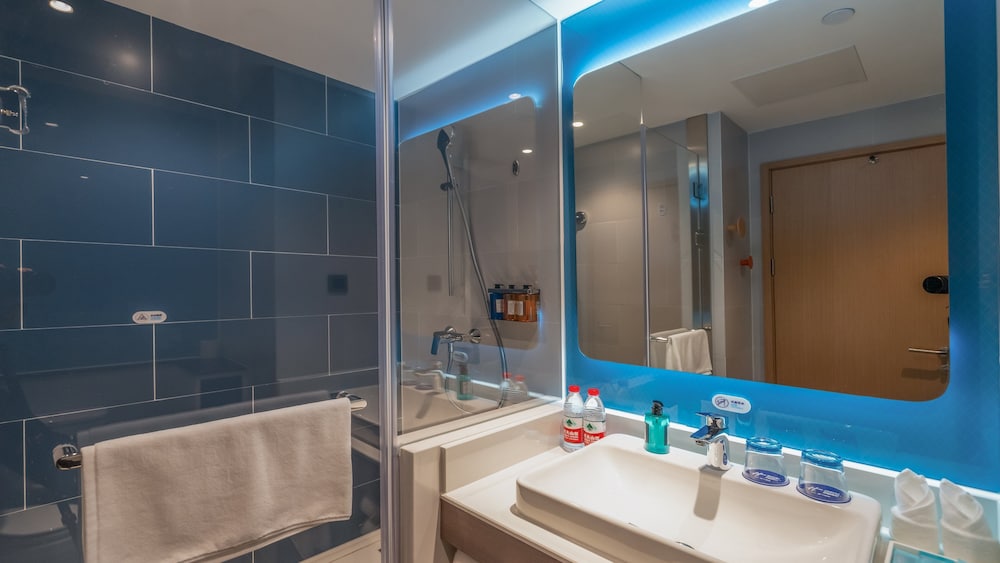 Standard, Twin Beds, City View, Extra Floor Space، Holiday Inn Express Nanjing Jiangbei Yushan 3/3