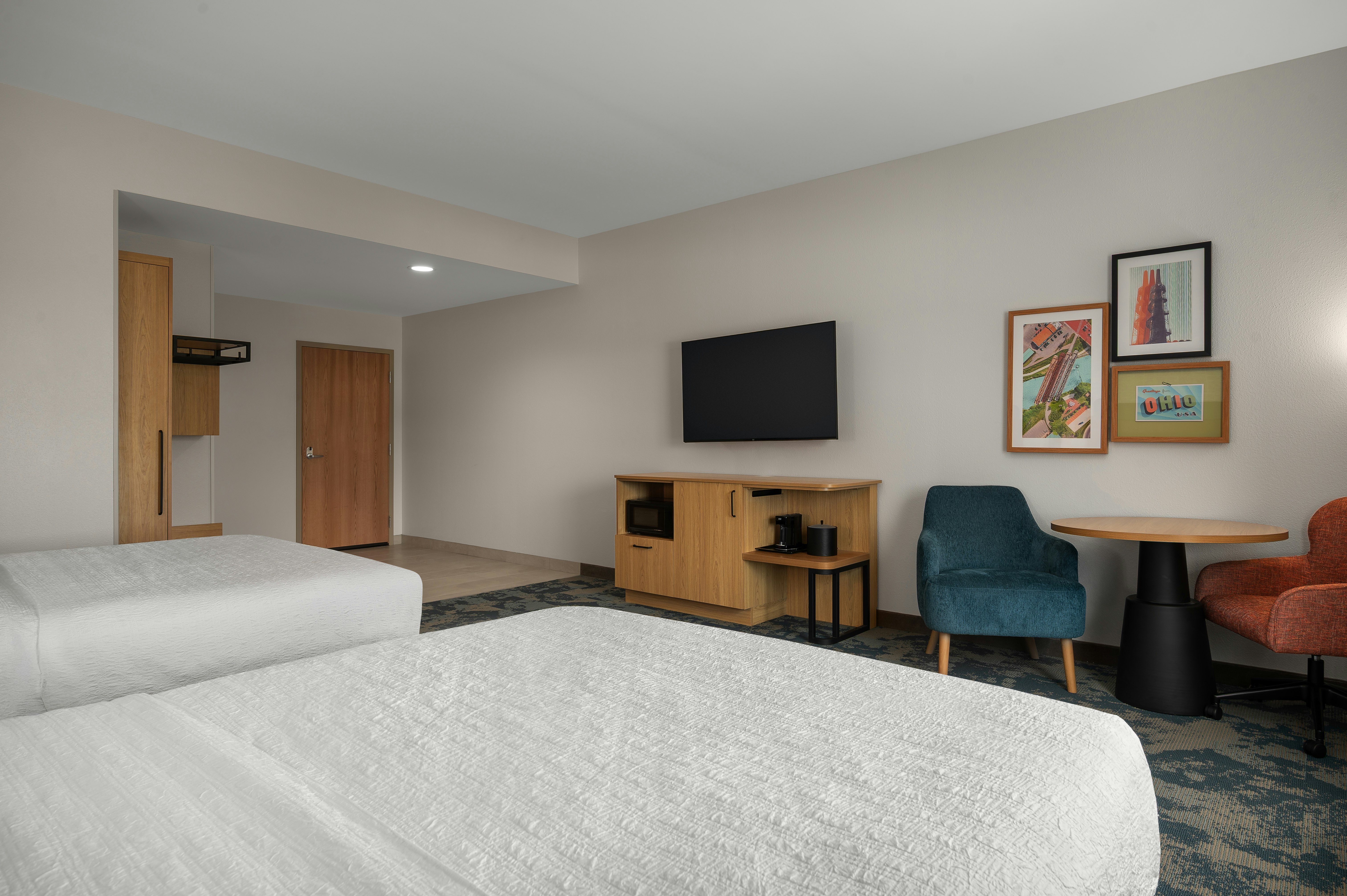 Room, 2 Queen Beds, Water View