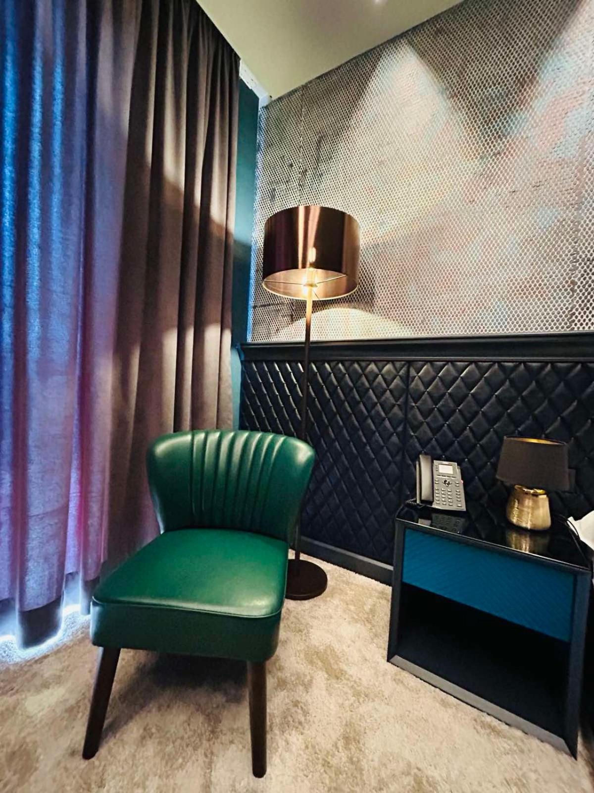 Solomon Hotel 33/51