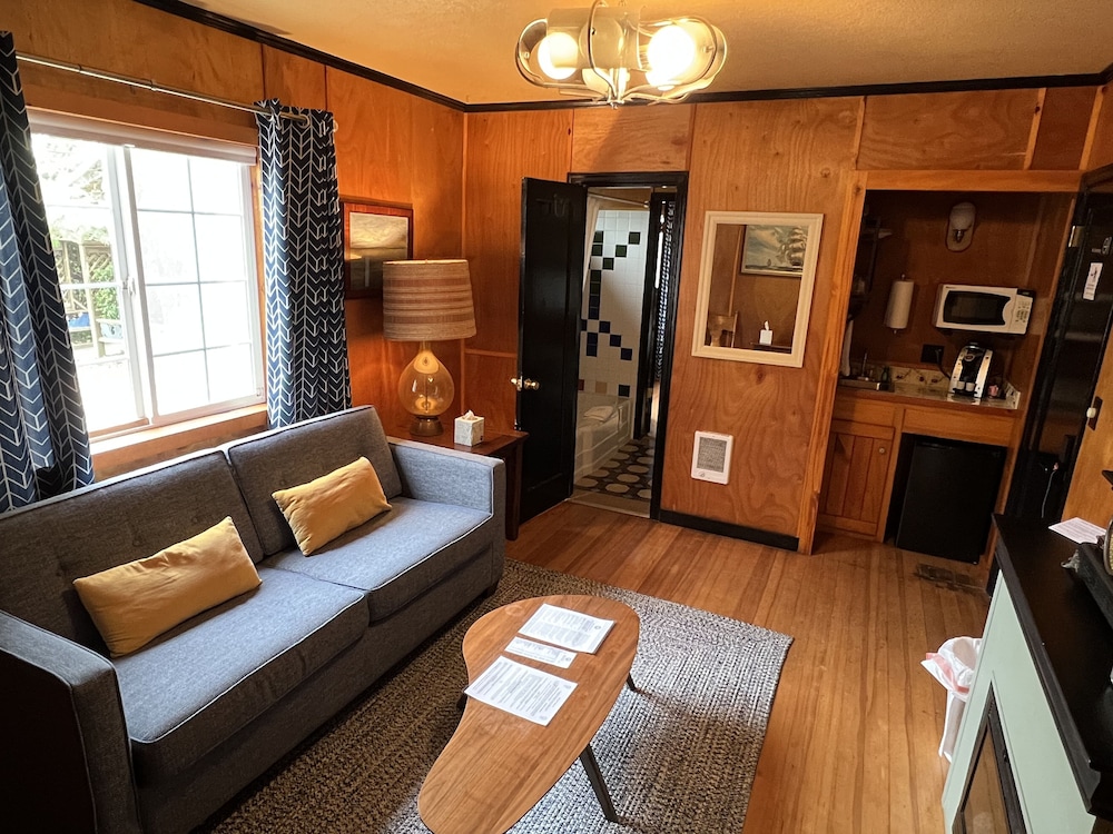 Anchor Inn Resort 26/50