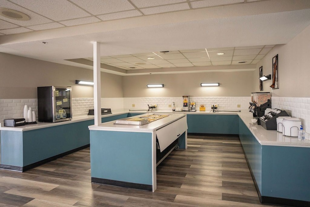 Branson Towers Hotel 56/78