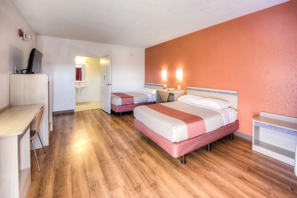 Motel6 Niantic, CT - New London 16/46