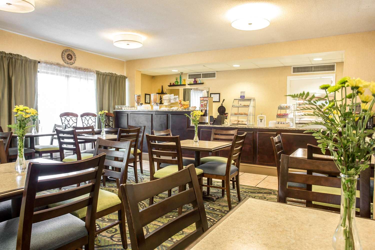 restaurant cafeteria
