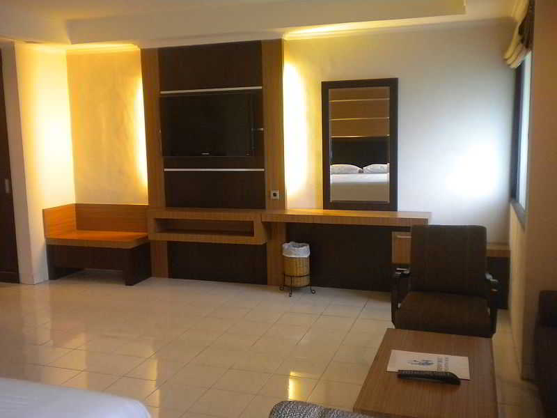 Taman Suci Hotel 21/26