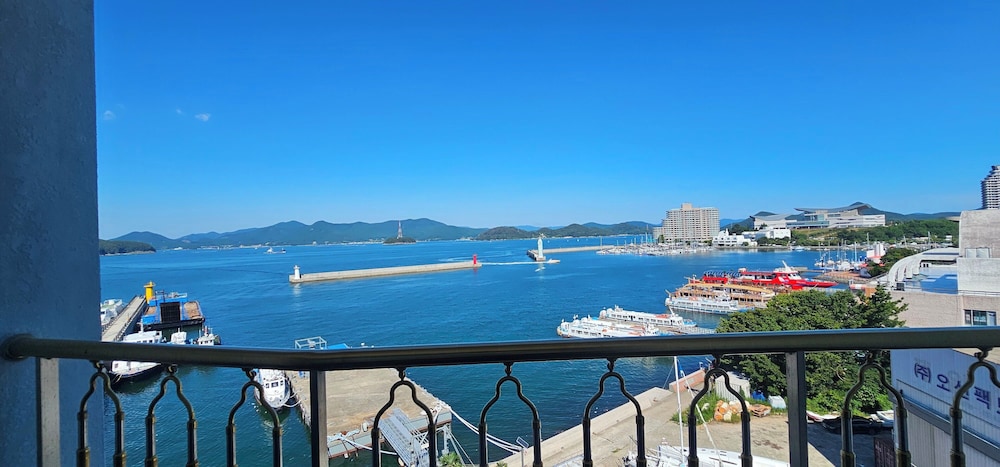 Bay Resort Tongyeong 44/48