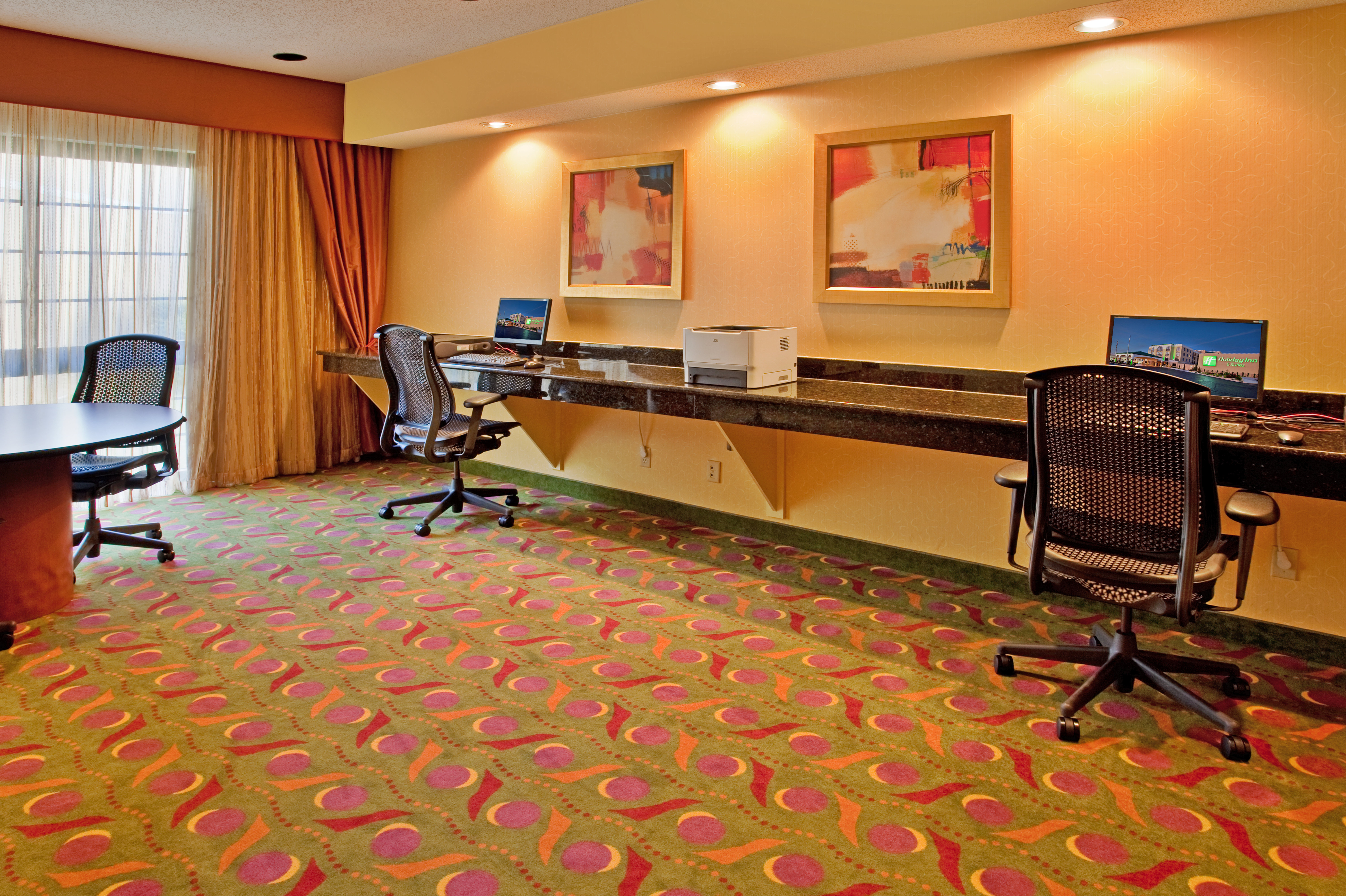 Holiday Inn Hotel And Suites Springfield I 44 68/77