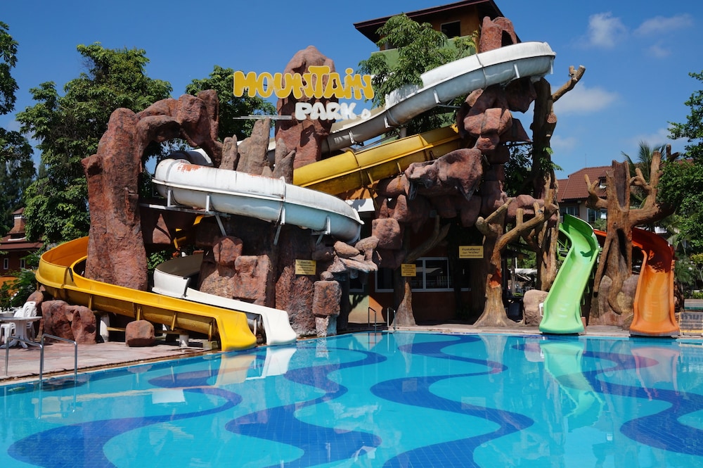 Nakhaburi Hotel & Resort 28/30