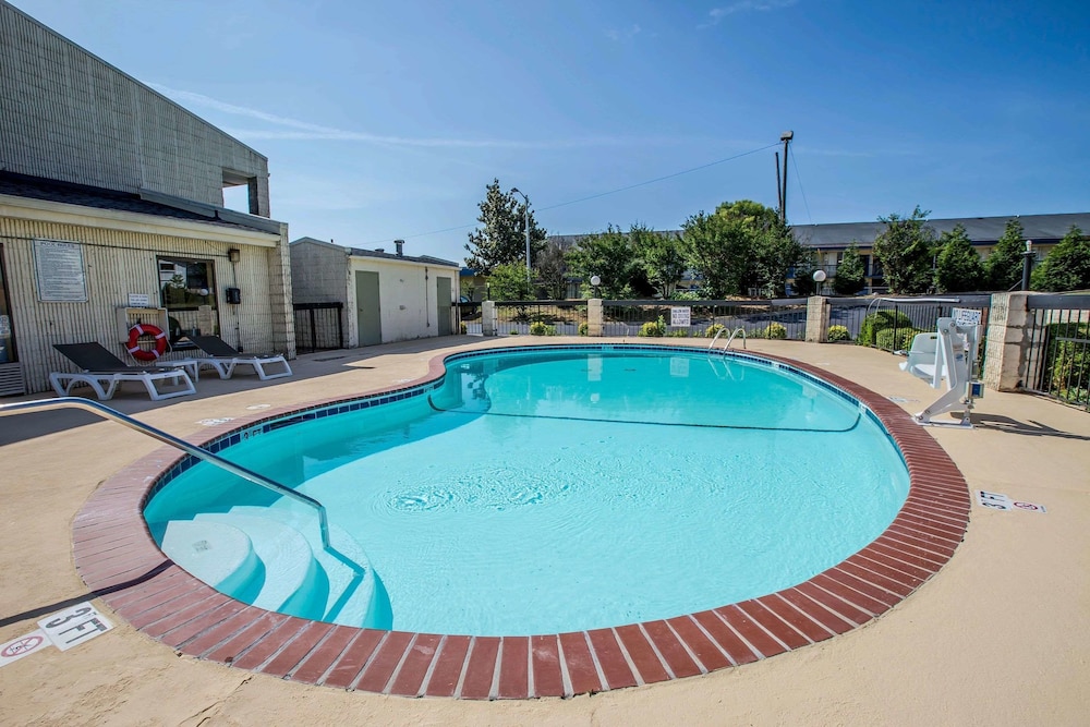 Quality Inn Gaffney I-85 5/42