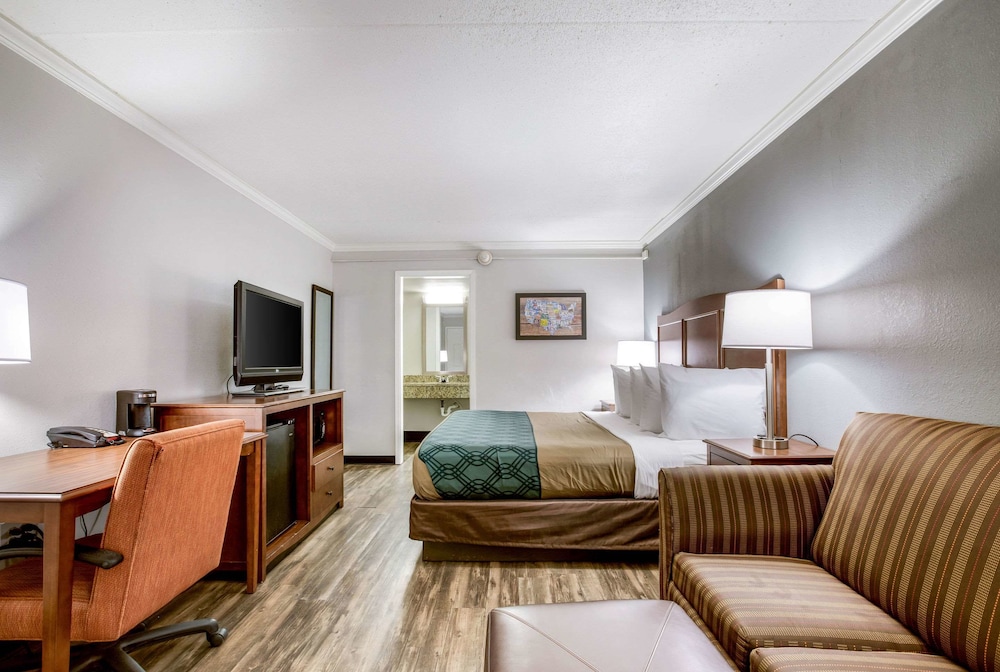 Travelodge by Wyndham Canton/Livonia Area, MI 21/38