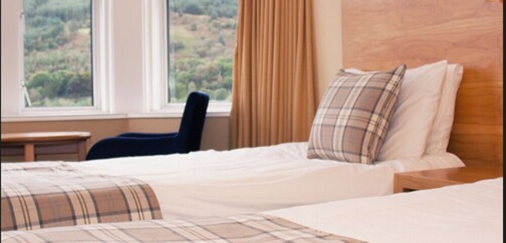 Loch Long Hotel 16/47
