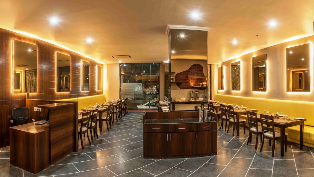 Mango Hotels Prangan - Bhubaneshwar 22/27