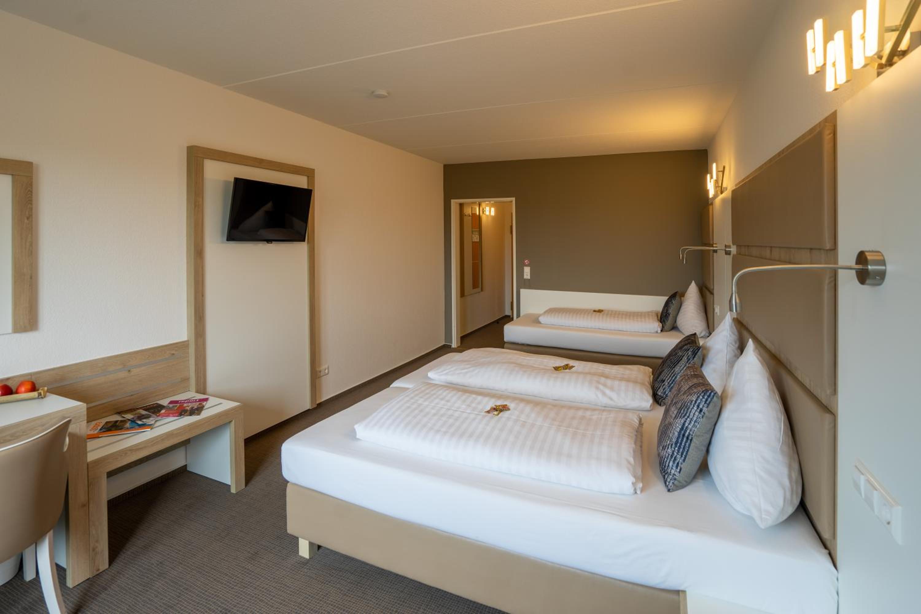 غرفة كومفورت ثلاثية، Confour Hotel 3/10