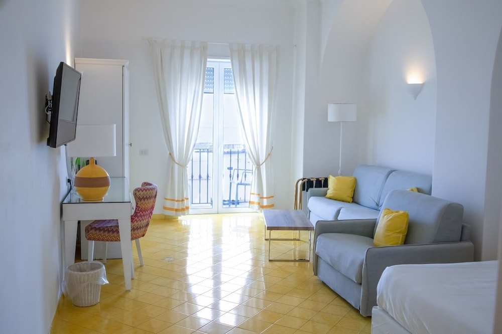 Relais Maresca Luxury Small Hotel 50/71