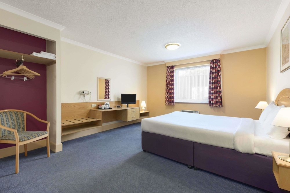 Days Inn by Wyndham Watford Gap 8/22