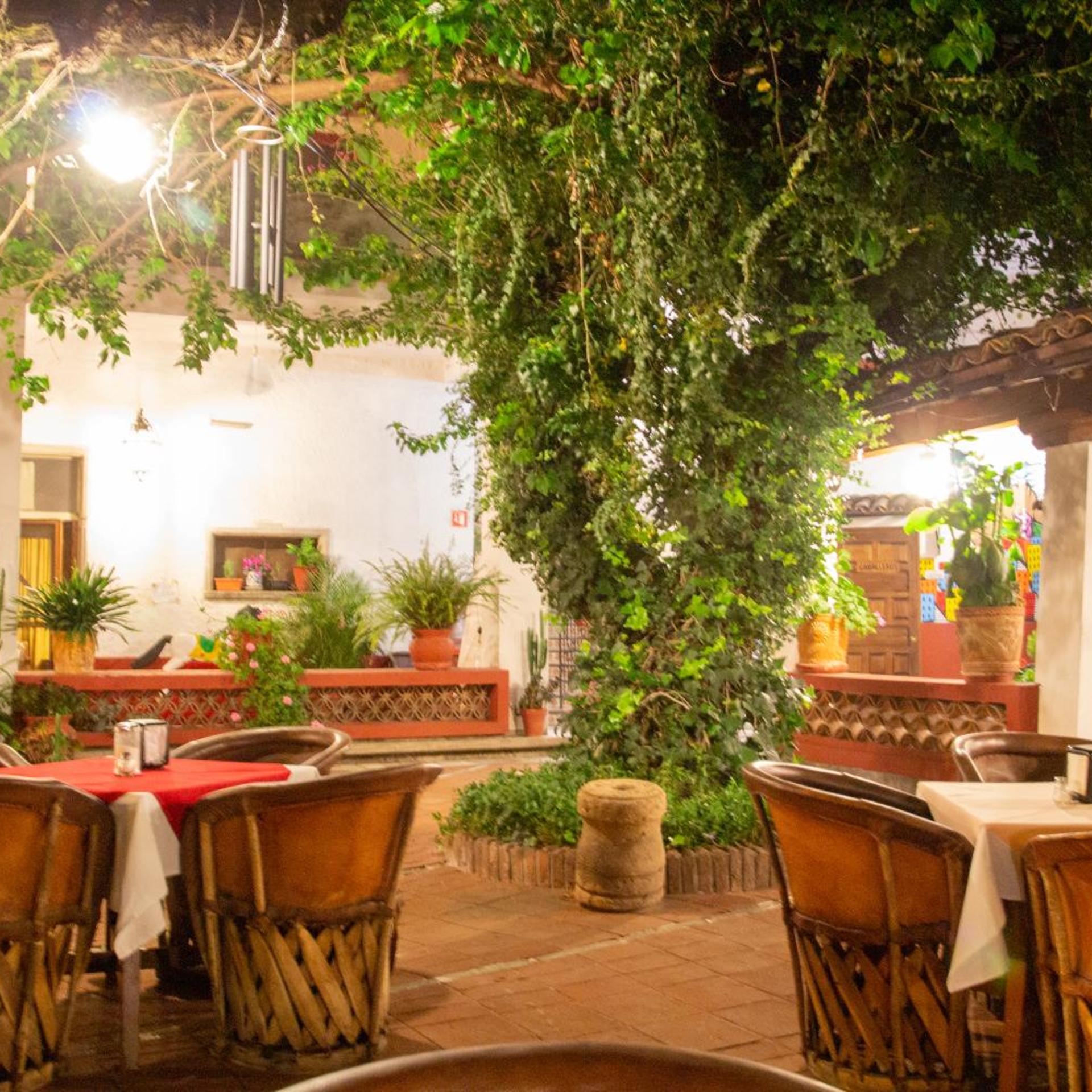 Hotel Embajadoras 43/54