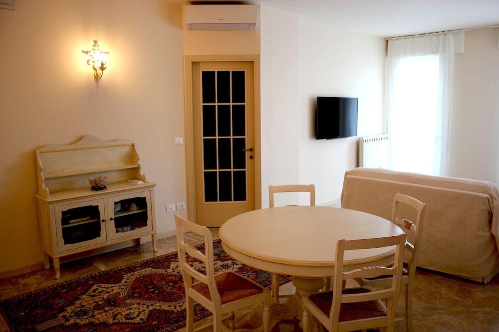 Casa Camilla City 24/38