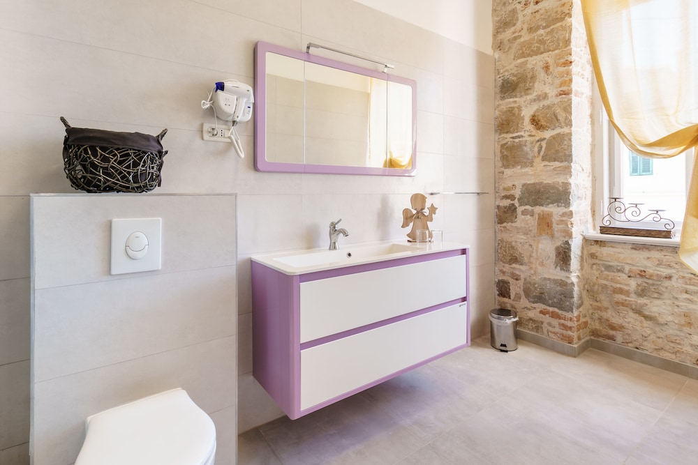 PIETRA ROSSA Luxury Rooms 64/66