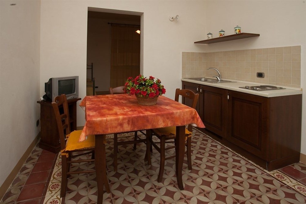Agriturismo Baglio Donna Santa 23/48