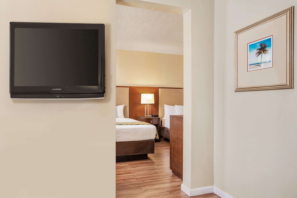 Belmont Inn Suites 15/50