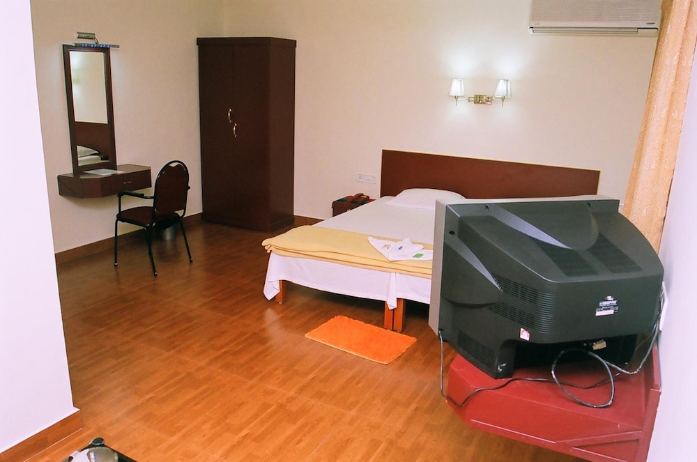 Hotel Srinivas 60/65